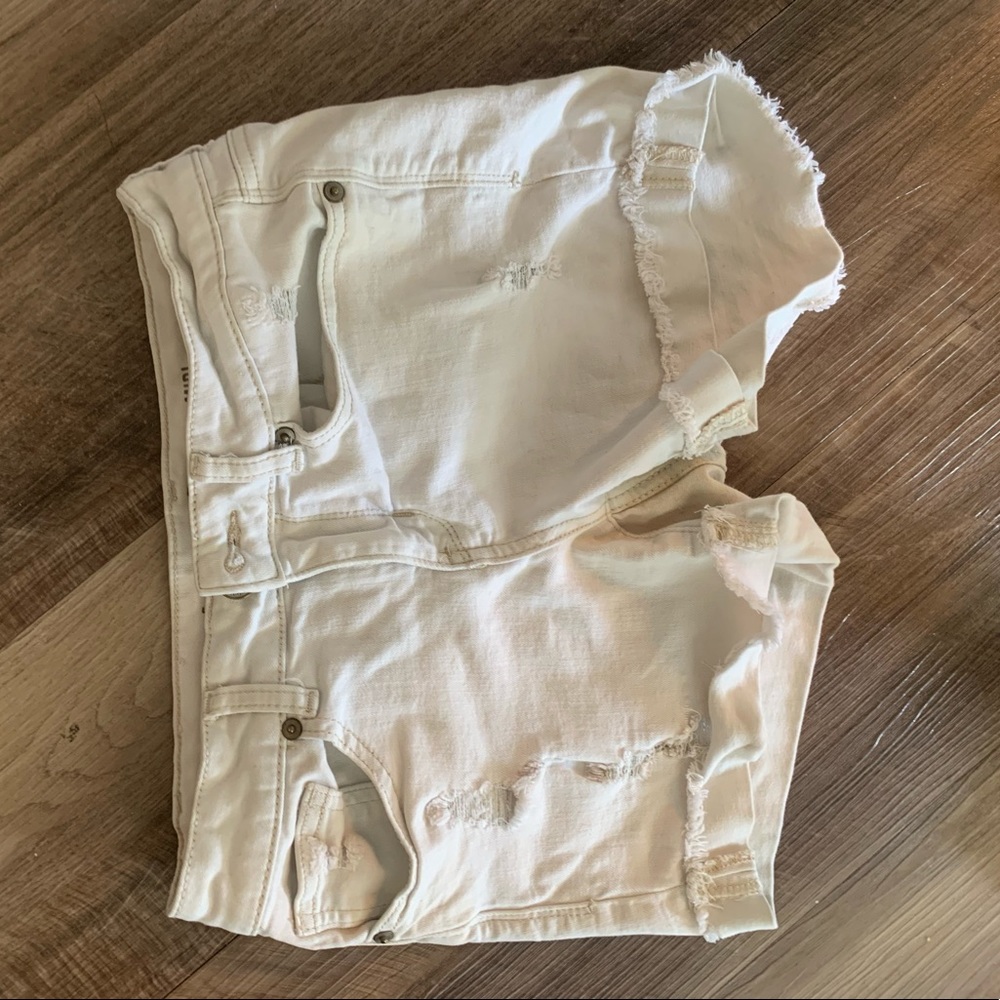 Ripped white jeans shorts